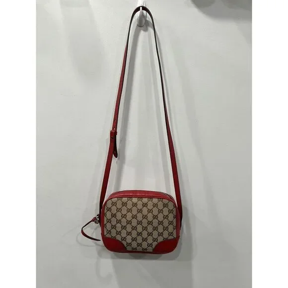 Gucci Bree GG Supreme Camera Crossbody W/Red Leather W/Cert. Of Authenticity - Picture 3 of 15